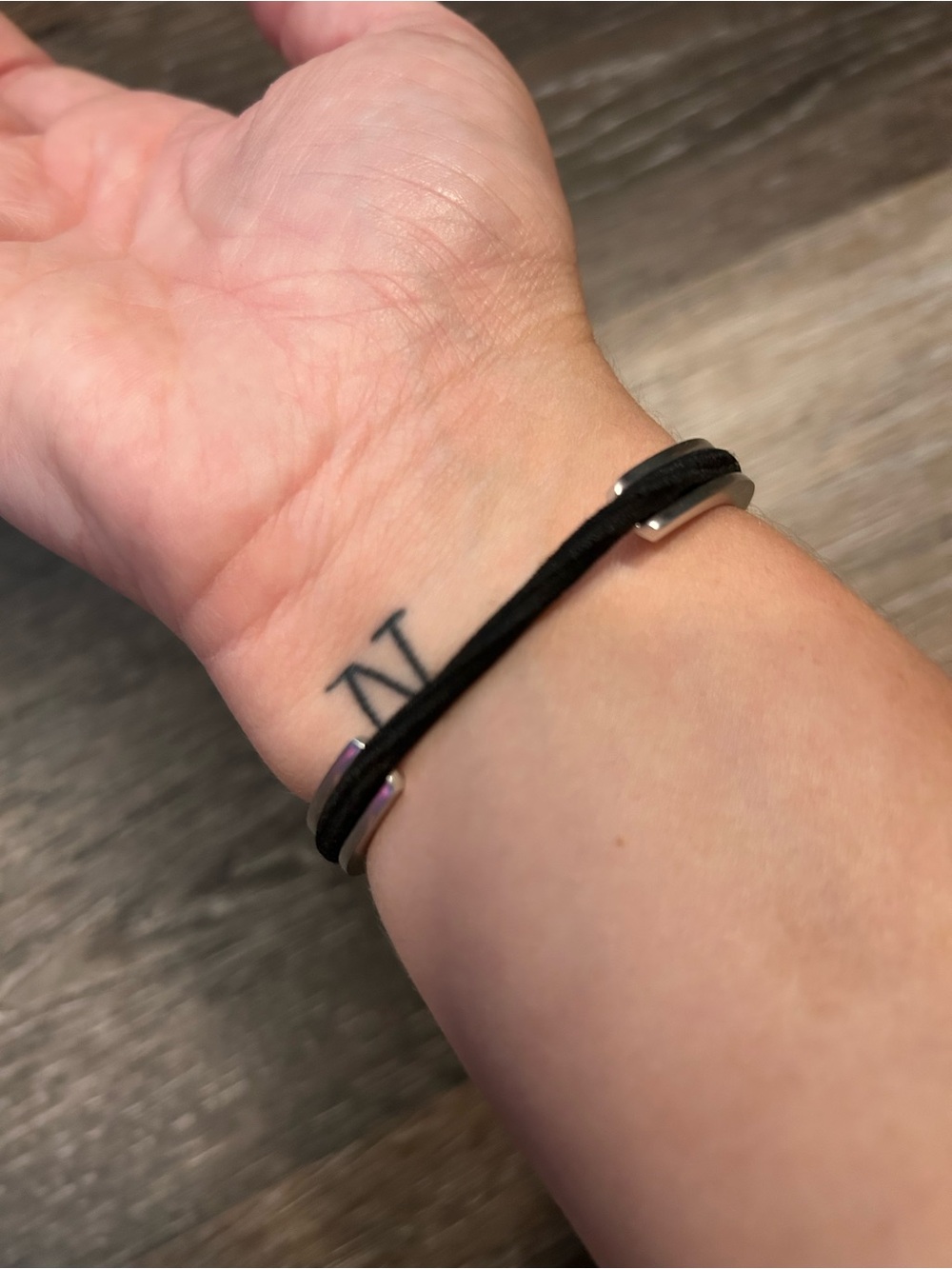 Hair Tie Holder Metal Bangle Bracelet - Picture 2 of 5